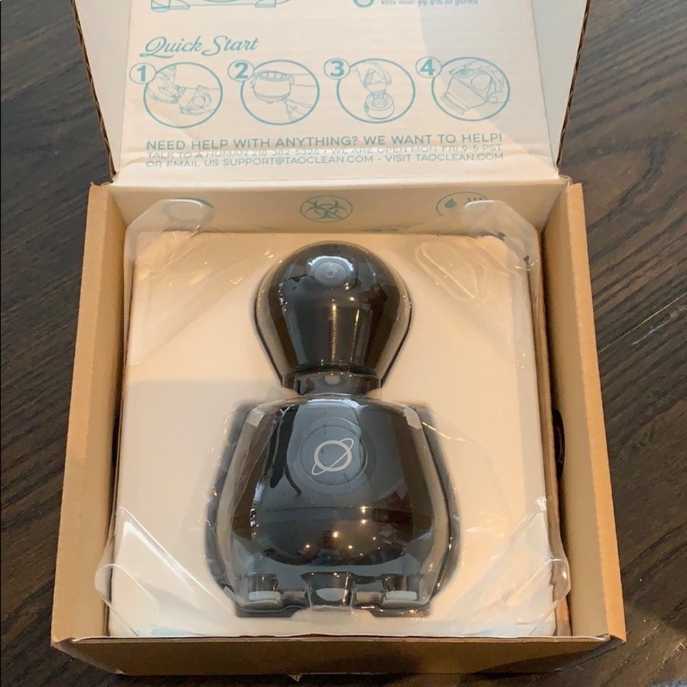 TAO Clean Orbital Facial Brush System